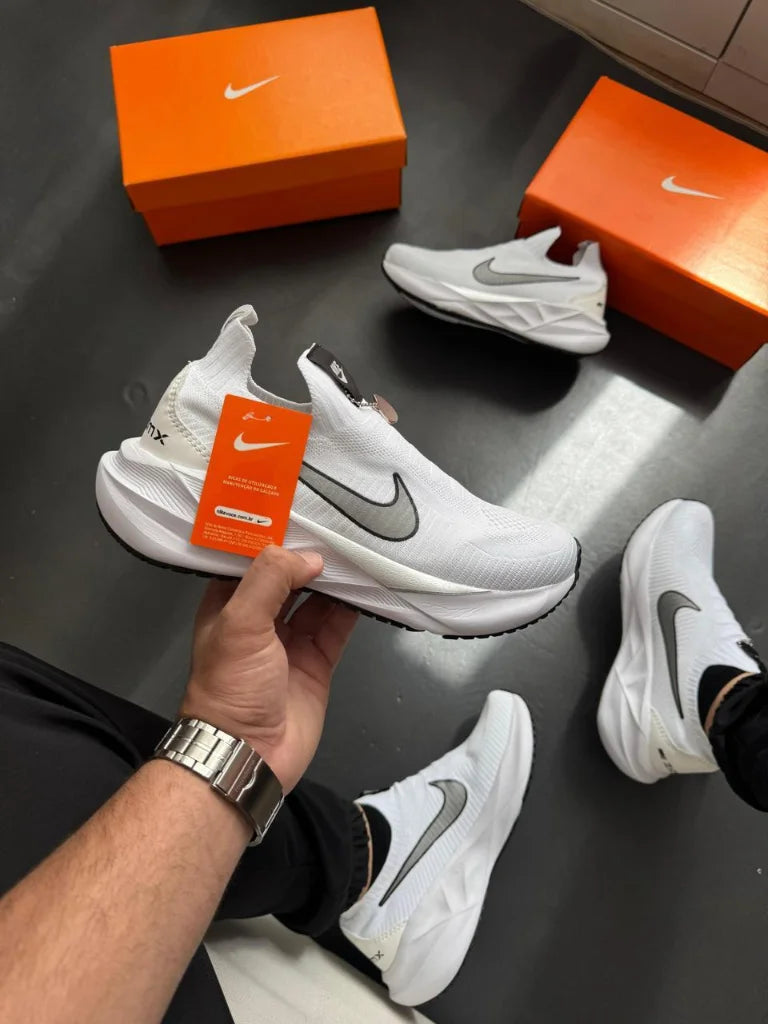 Tênis Masculino Nike FlyKnit Premium