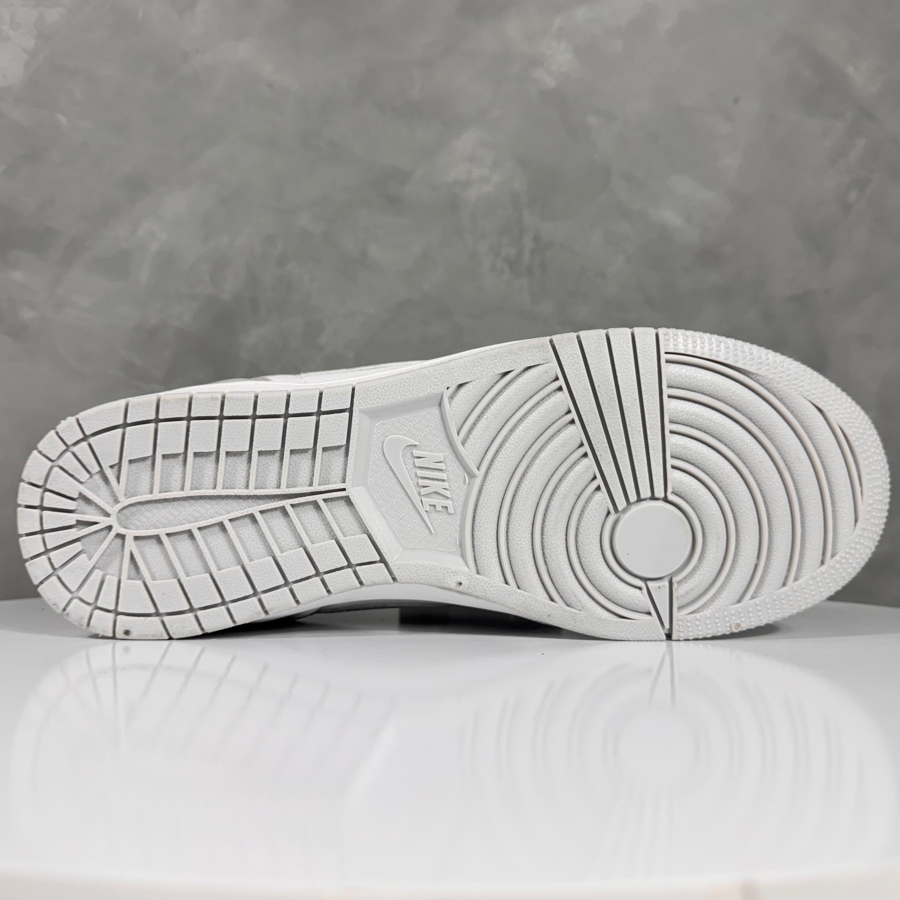 Tênis Unissex Jordan Cinza Premium