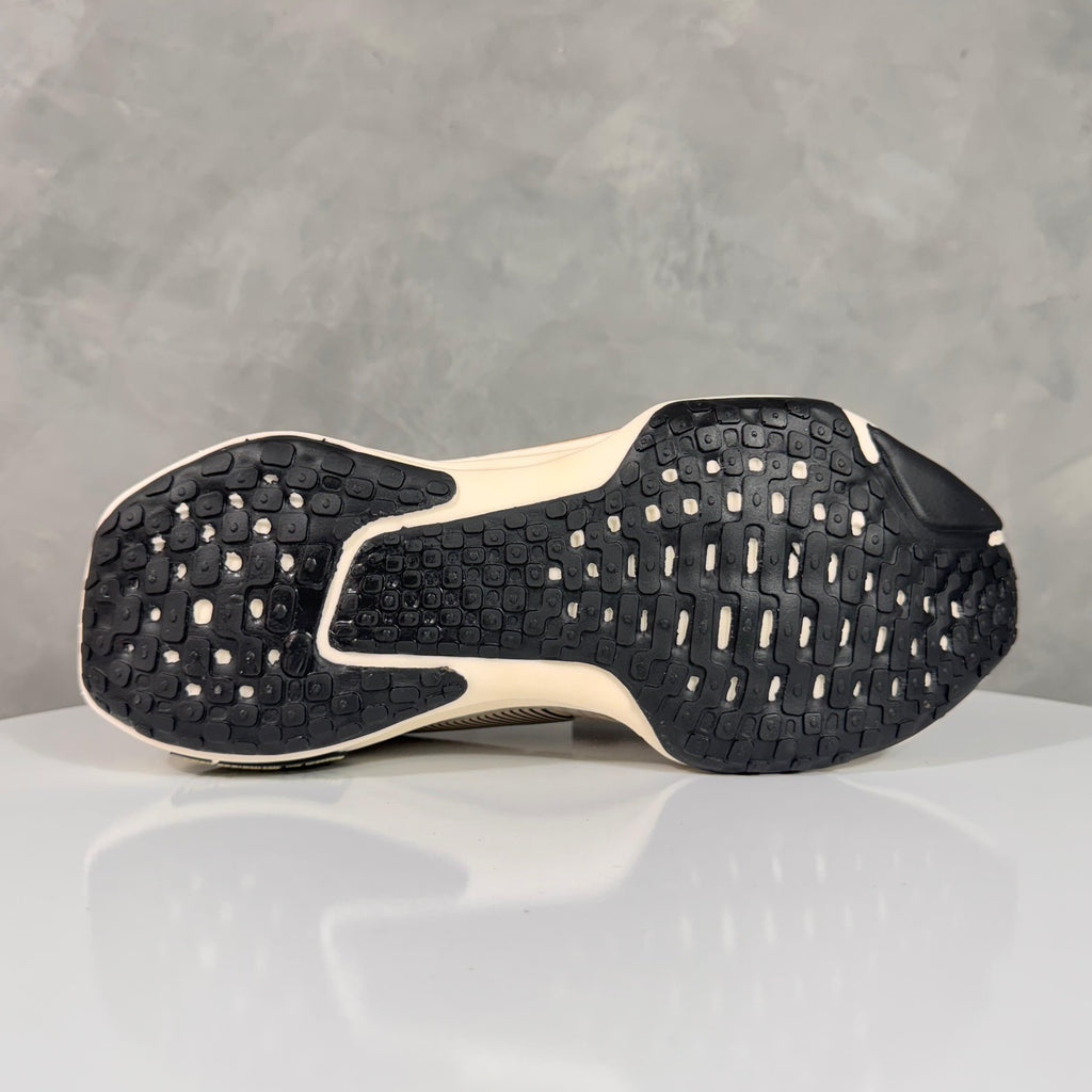 Tênis Unissex Zoomx 04 Premium
