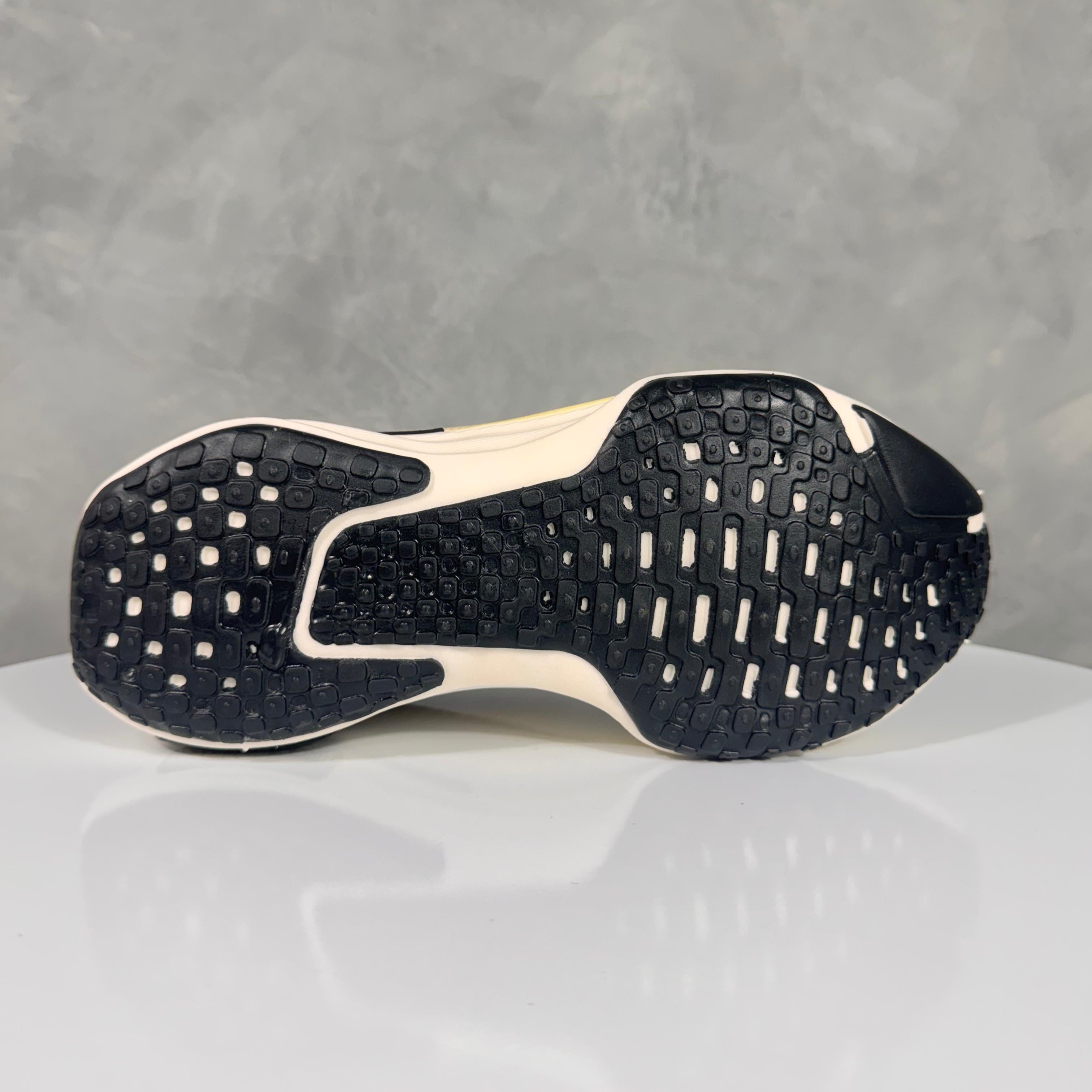 Tênis Unissex Zoomx 04 Premium